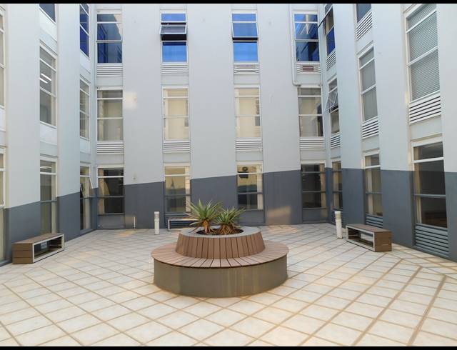 873M² OFFICE TO LET IN CRAIGHALL